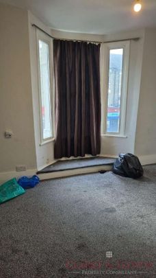 Katherine Road, E7 - Photo 1