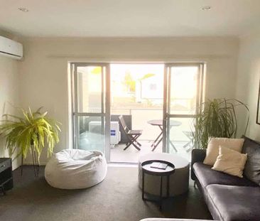 Fully Furnished Modern Inner City Living - Photo 1