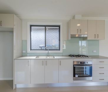 Modern & Private 2-Bedroom Granny Flat – Separate Access - Photo 3