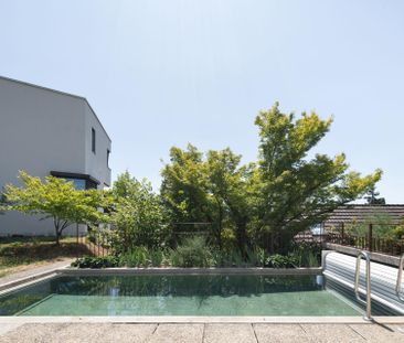 Freistehendes Einfamilienhaus mit Pool und Doppelgarage - Photo 6