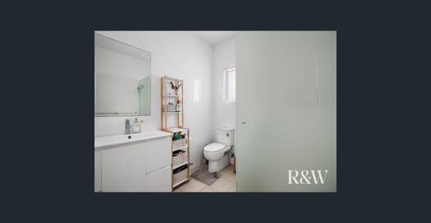 WELL PRESENTED GRANNY FLAT - Photo 1