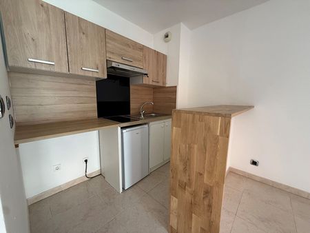 Location Appartement 2 pièces 44m² - Photo 2