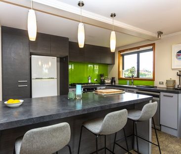 Spacious pet friendly family home in Hoon Hay! - Photo 5