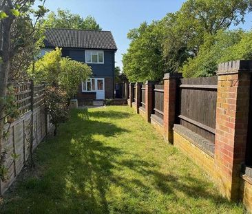 Wythemede, Foxley Fields, Binfield, RG42 - Photo 2