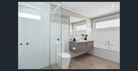 Luxury Family Living with Swim Spa, Alfresco Kitchen & Versatile Studio Retreat - Photo 2