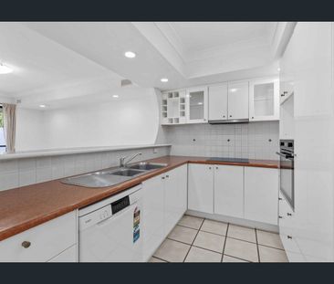 2 Storey Townhouse in the heart of Robina - Photo 1