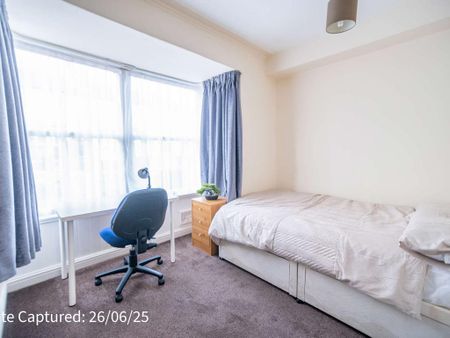 4 bedroom house of multiple occupation to rent - Photo 5