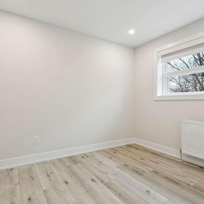 For Lease - 35 Third Street Unit# 4, Toronto, Ontario - Photo 1