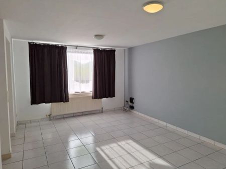 Rustig gelegen opgefriste rijwoning - Photo 2