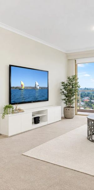 Well appointed apartment with views - Photo 1