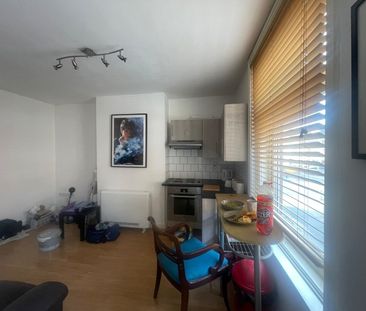 1 Bed Flat, Beeston, LS11 - Photo 4