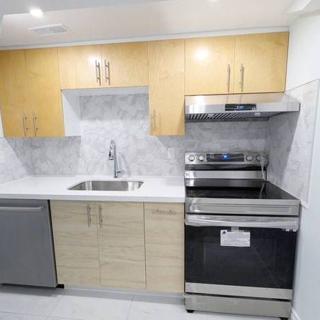 2 bedroom near Danforth & Greenwood - Photo 3