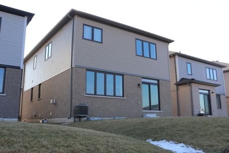 For Lease - 12 Peach Street, Thorold, Ontario - Photo 3