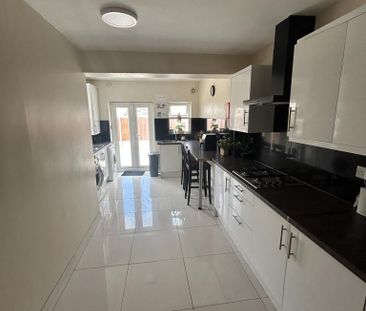 1 bedroom in a house share to rent - Photo 6