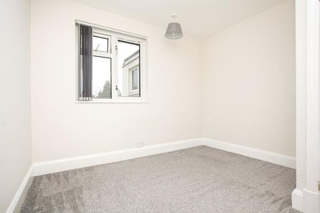 2 bedroom semi-detached house to rent - Photo 4