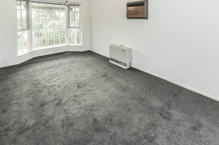 Spacious & Light-Filled 3-Bedroom Unit in Quiet Surrey Hills Location - Photo 3