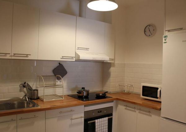 Large room in Roger de Flor street