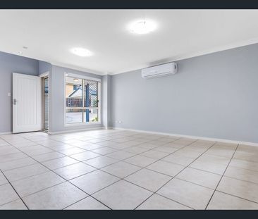 Stylish & Convenient Townhouse Living in the Heart of Lawnton - Photo 2