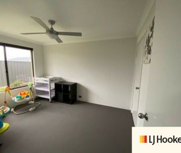 Neat 4 x 2 Home in Alkimos - Photo 4