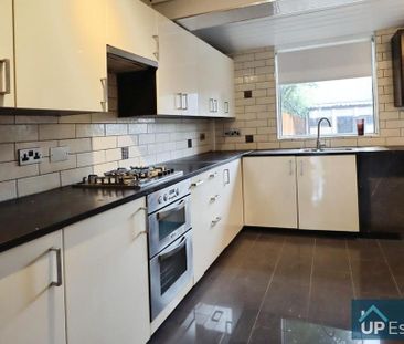 3 bedroom end of terrace house to rent - Photo 6