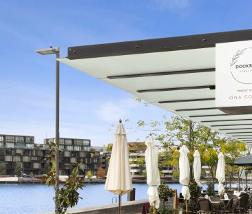 Spacious One Bedroom Plus Study Unit - Photo 2