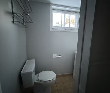 3 - 1689 Edgehill Place - Photo 4