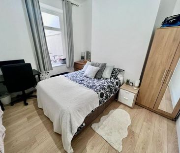 6 bedroom terraced house to rent - Photo 6