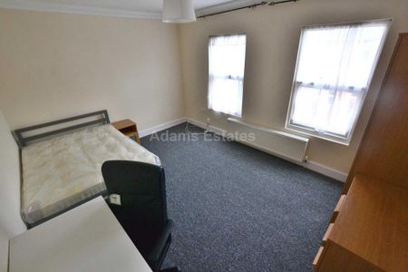 4 bedroom terraced house to rent - Photo 2
