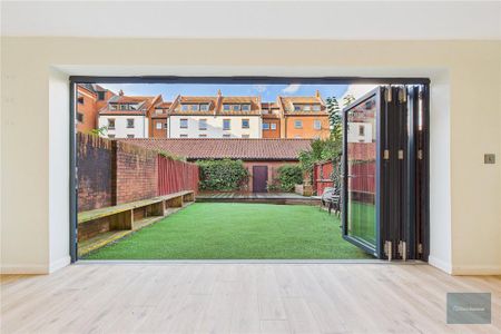 3 bedroom terraced house to rent - Photo 2