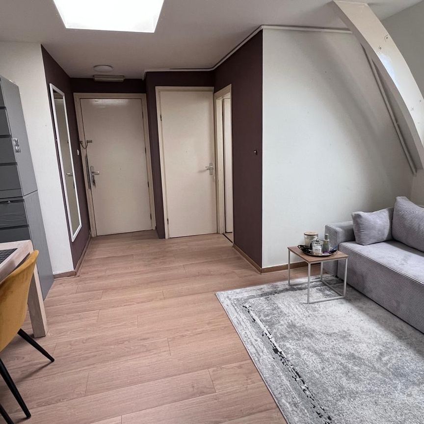 Beschikbaar in centrum Veenendaal, een mooi 2-kamer appartement - Photo 1