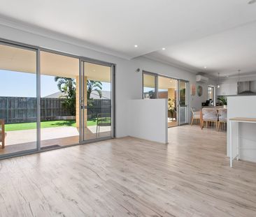 Large family home in the sought-after Halls Head area of Seascapes - Photo 1