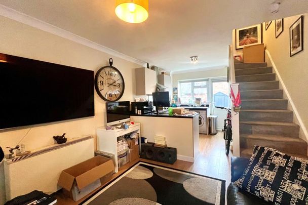 Courtenay Mews, Woking - 1 bedroomProperty for lettings - Seymours - Photo 1