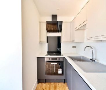 1 bedroom penthouse to rent - Photo 2