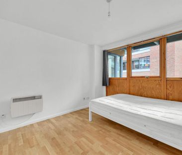 3 bedroom flat to rent - Photo 3