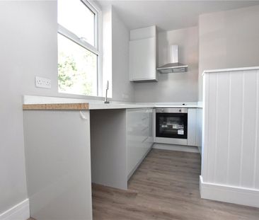 77, Wakefield Road, Gildersome, Morley, Leeds, LS27 7HH - Photo 1