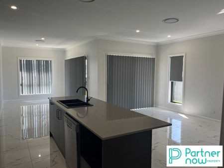 12 Hanbury Place, TAMWORTH NSW 2340 - Photo 5