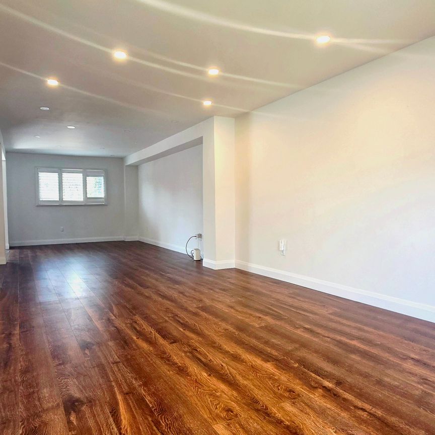 For Lease - 366 Waratah Avenue, Newmarket, Ontario - Photo 1