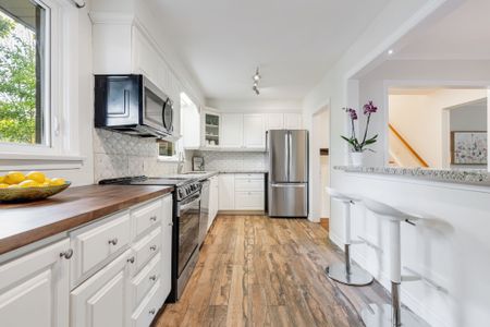 For Lease - 1920 Truscott Drive Unit# Main, Mississauga, Ontario - Photo 4