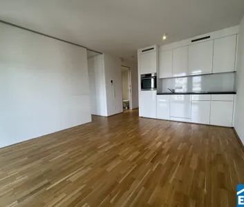 Hofseitiger 2-Zimmer-Wohnungshit mit Balkon an der Lände - Photo 3
