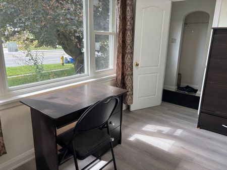 For Lease - 94 Taunton Road Unit# Upper, Oshawa, Ontario - Photo 5