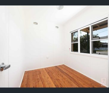 11 Wallis Avenue, Canton Beach, NSW 2263 - Photo 4