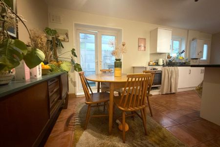 Elmhurst Estate - Photo 2