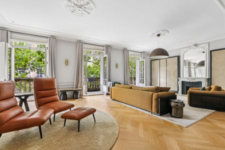 Location Appartement 8 pièces Meublé 263m² PARIS 7ème - Photo 4