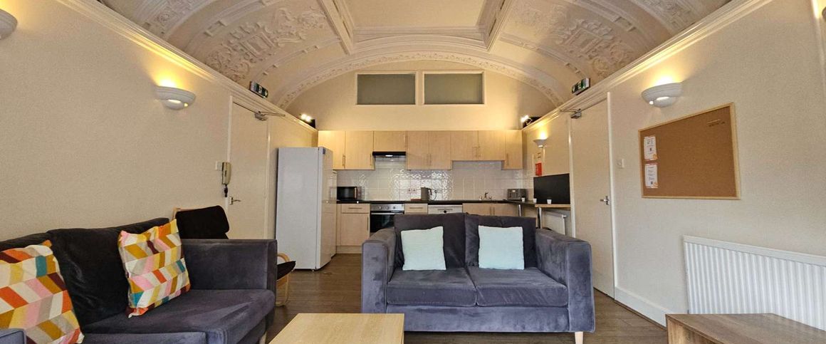 Penny Street Room 1 - Photo 1