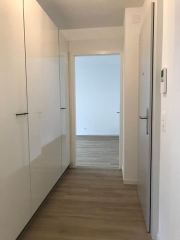 "Sanierte Wohnung mit Balkon / 1. Mietzins GRATIS *" - Photo 3