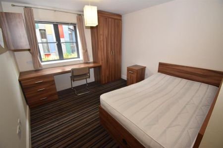 6 bedroom flat to rent - Photo 3