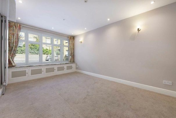 Walpole Mews, St John's Wood, NW8 - Photo 1