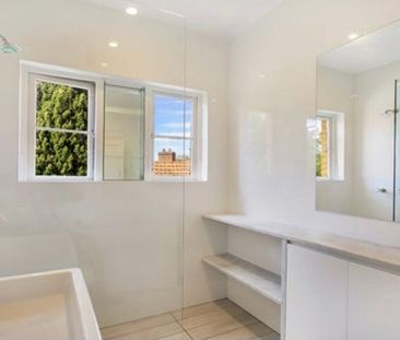 Double Bay - Photo 3