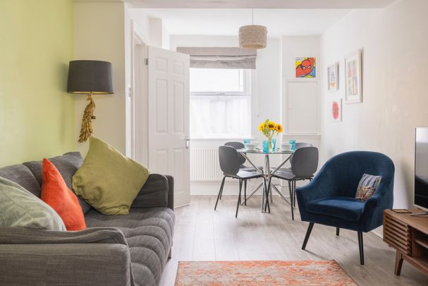 2 Bed Terraced House, Rochester Street, BN2 - Photo 1