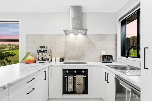 Outstanding small lifestyle property - bring ... - Photo 1